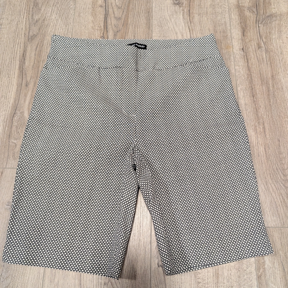 Hilary Radley Black and White Bermudas Relaxed Fit